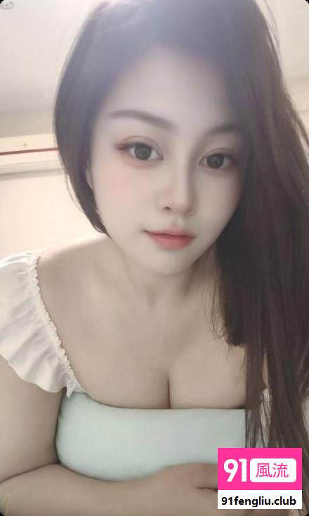 性感美女可舌吻